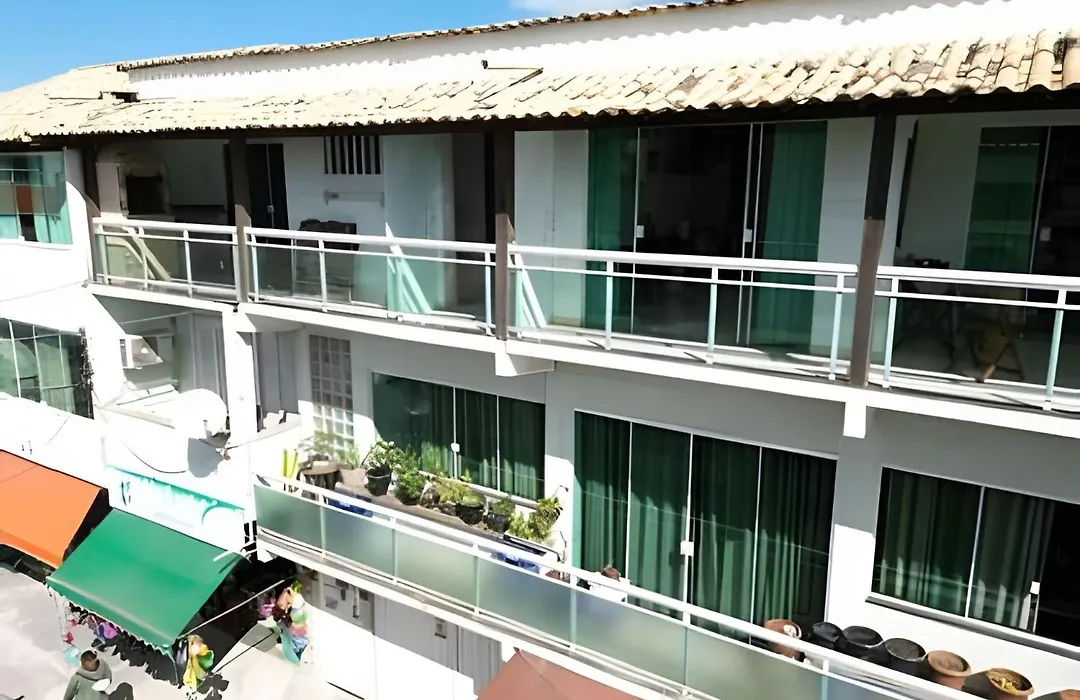 Suíte 201 com ar condicionado, frigobar, tv, banheiro privativo-1